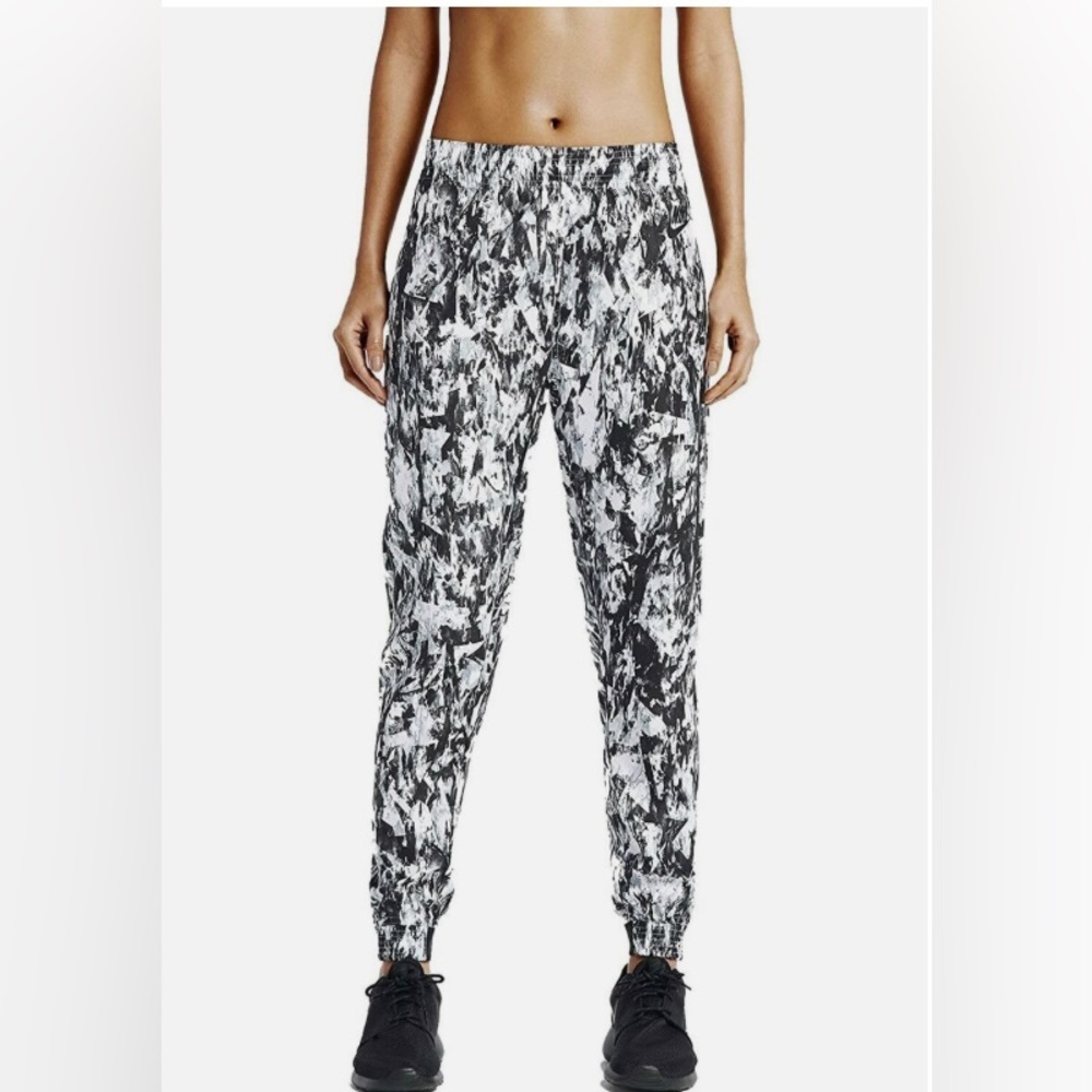 COPY - ❤️❤️Women’s Nike Woven Miss Mash Jogger Pants Size Medium